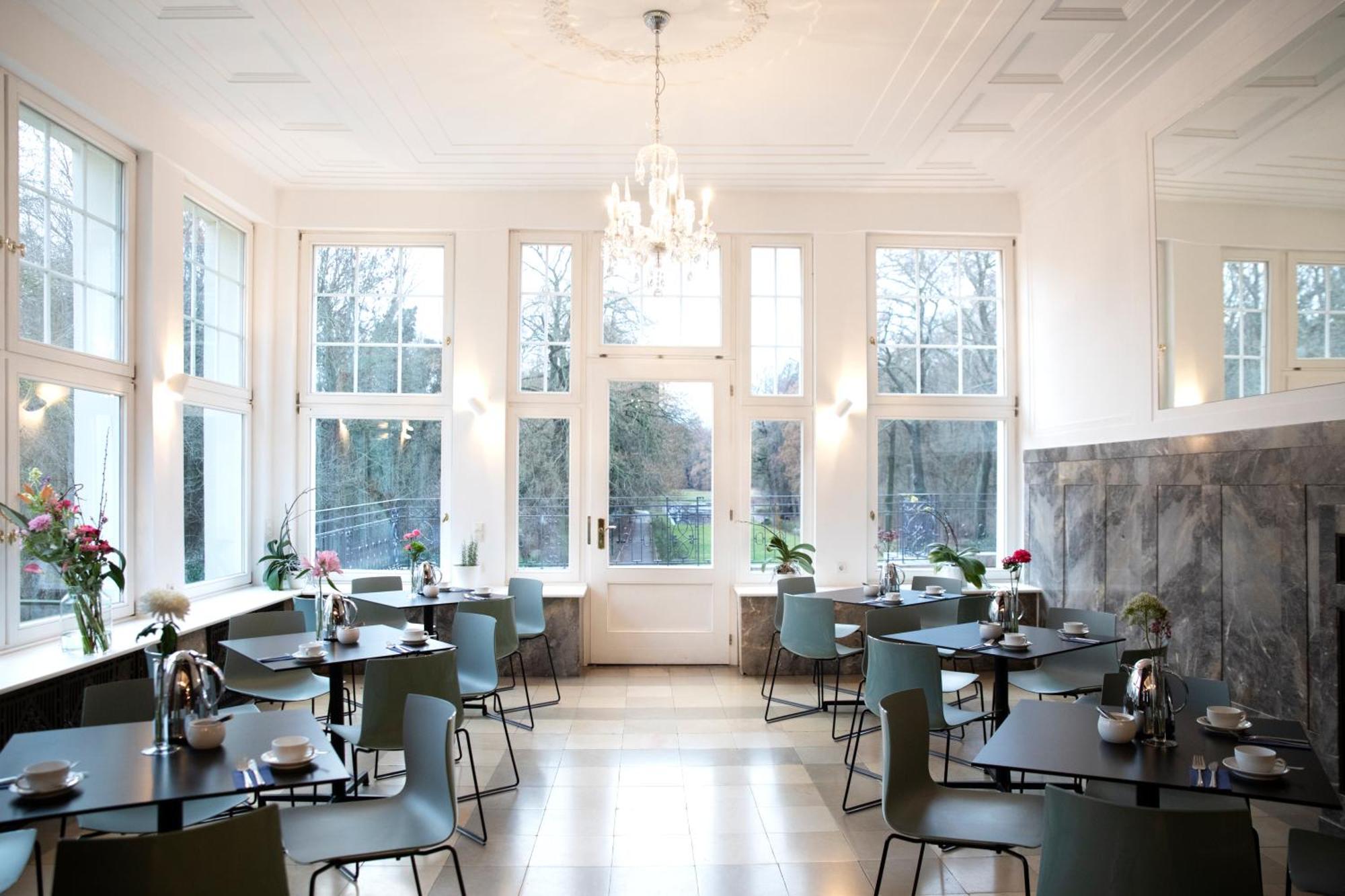 Hotel Schloss Teutschenthal ภายนอก รูปภาพ