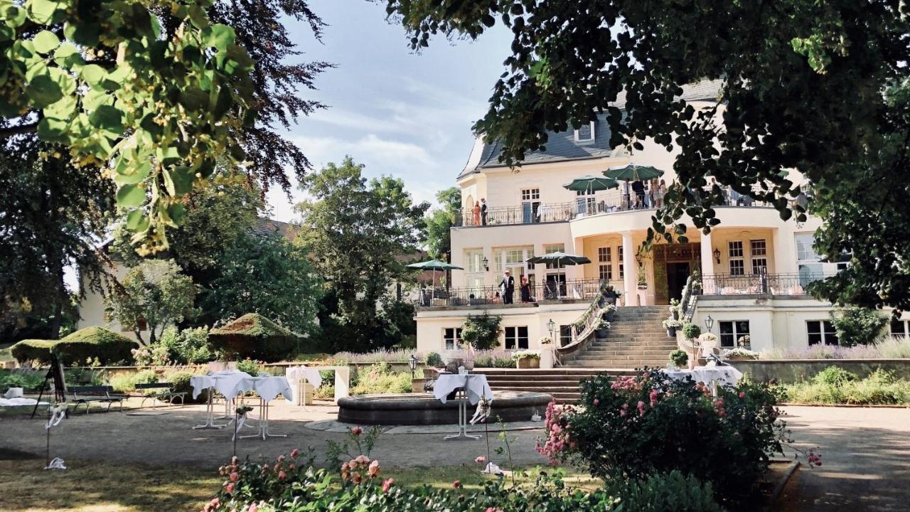 Hotel Schloss Teutschenthal ภายนอก รูปภาพ